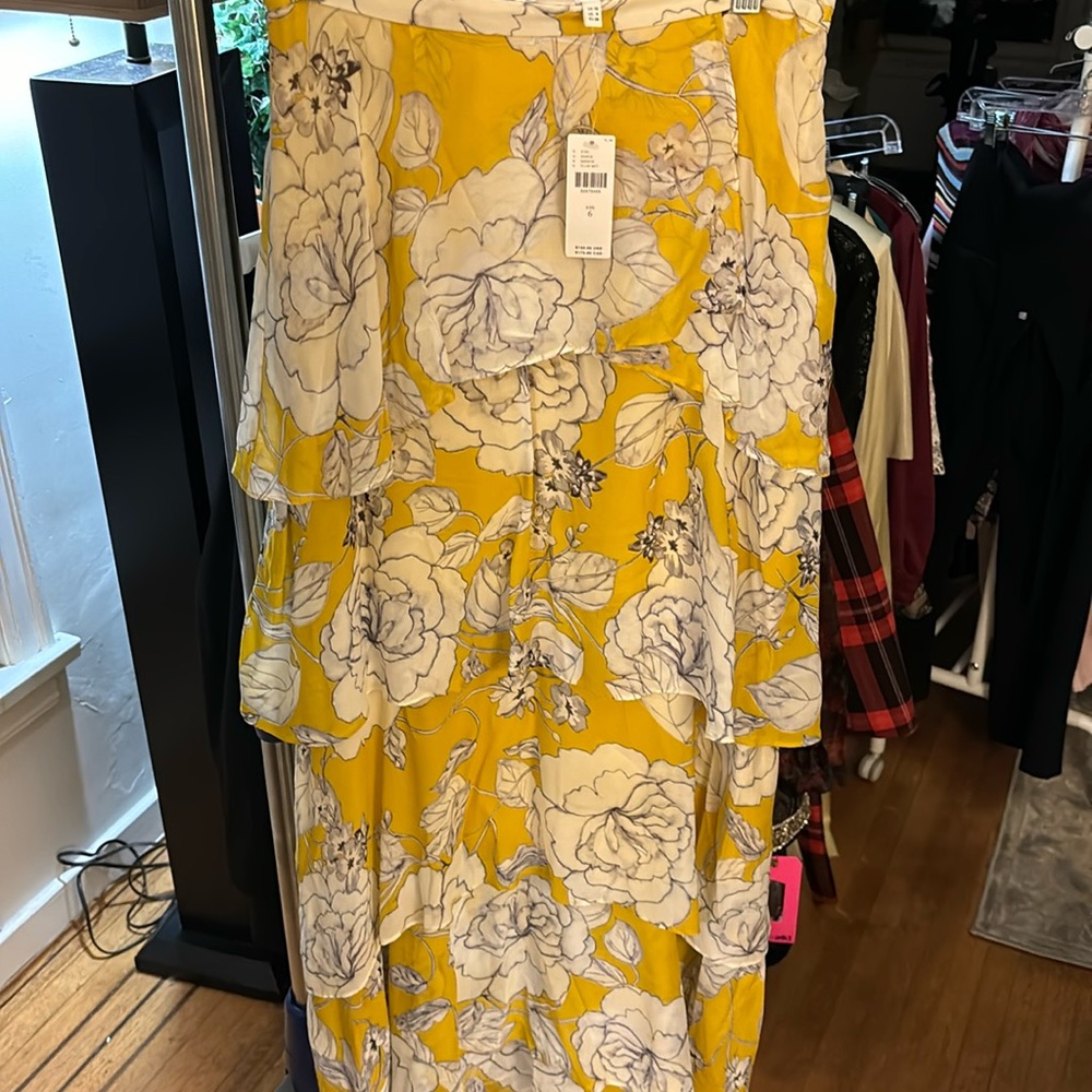 Anthropologie size 6 NWT Yellow floral ruffled skirt